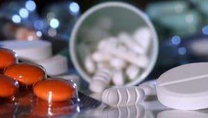 Sundhedsminister varsler indsats mod medicinpriser