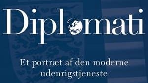 Boguddrag: Diplomater mellem politik og forvaltning 
