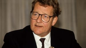 Niels Helveg Petersen er død - han var kongemager og minister, men mest af alt parlamentariker 