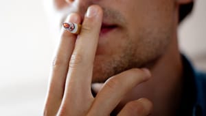 Første kommune: Syddjurs forbyder al rygning for elever – også uden for skolen