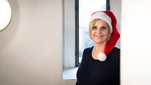 Julekalender: Merete Dea Larsen giver den fuld gas med julemusik