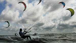 75-årig skal bevare freden mellem kitesurfere, ornitologer og orker