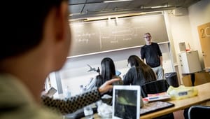 Dansklærer: Elevernes fordybelse er på evig prøve i vores digitale tid