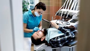 Forening: Flere mister tænderne, mens regeringen skærer i tilskud