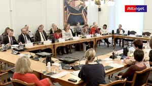 Se video: Uset antal ministre kaldt i samråd om ulighed i sundhed