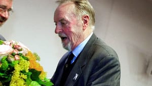 Erling Bjøl fylder 100 år: Han er en legende i dansk presse og politik 