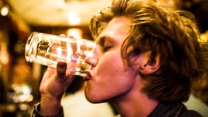 Sundhedsaktører: Alkoholforslag fra K og SF er uden reel virkning på de unge
