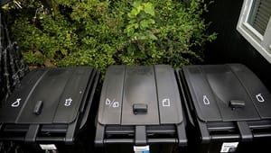 Regeringen lander bred aftale om affald: Mere skal sorteres, og mindre skal gå op i røg