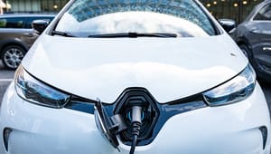 Eksplosiv vækst i elbilsalget kan gøre omstillingen af bilparken billigere 