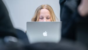 DI og Danske Skoleelever med fælles udspil om folkeskolen: Mere teknologi og fremmedsprog
