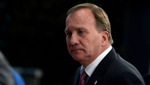 Sveriges statsminister er væltet efter historisk afstemning