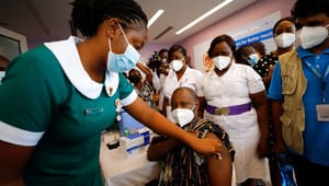 Minister kalder forslag om at droppe vaccinepatenter for ”meget vidtgående”