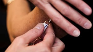 Ekstra influenzavacciner har kostet statskassen uden godkendelse fra Folketinget: "Sundhedsministeriet er kørt over for rødt lys"