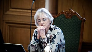 Pia Kjærsgaard står til at miste sin plads i Folketingets ledelse oven på fire partifællers exit