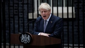 Boris Johnson trækker sig og lover støtte til sin efterfølger