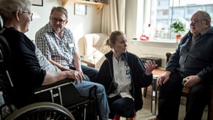 Ny analyse: Adskillelse af plejepersonalet fra ”de sure damer og bussemænd” på rådhuset gør visitation i ældreplejen unødig tung