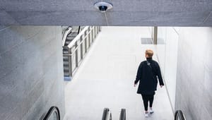 EU-Parlamentet klar til at forhandle om kunstig intelligens: Nye krav til chatbots og forbud mod biometrisk overvågning