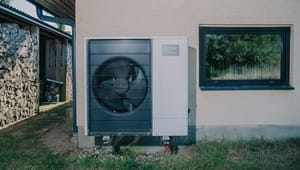 Næsten 15.000 husstande i mulige fjernvarmeområder kan få støtte til varmepumper, når pulje åbner igen
