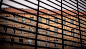 Socialrådgiver i Kriminalforsorgen: Regeringen glemmer os, når de vil give fængselsbetjente mere i løn