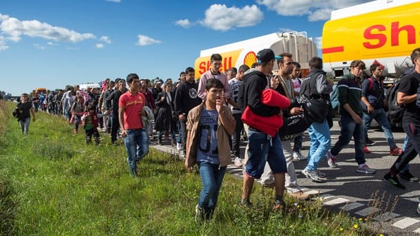 Regeringen vil bremse flygtninge og migranter ved grænsen