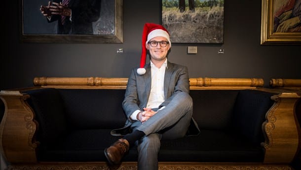 Julekalender: Christian Rabjerg glæder sig til at trække det politiske stik i julen