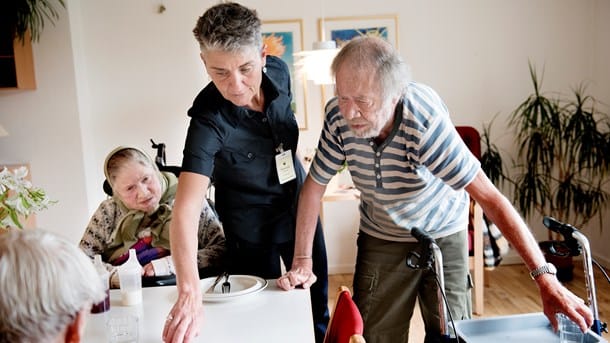 Dansk Erhverv: Sådan løser vi udfordringen med rekruttering i ældreplejen 