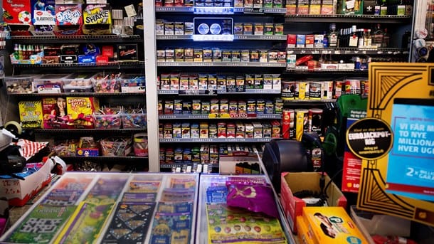Aktører til Folketinget: Forbyd synlige cigaretter i kiosker og på tankstationer
