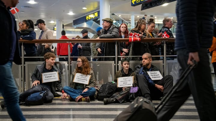 Billedserie: "Klimarebeller" demonstrerer mod udvidelsen af lufthavnen i Kastrup