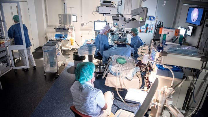 Sygeplejerskers strejke har udskudt over 2.500 operationer i den første uge