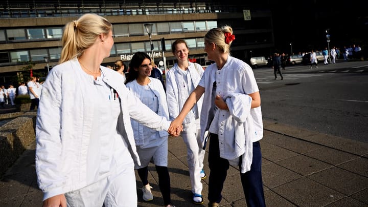 Kandidatuddannelse i sygepleje står til lukning: Universitetet føler, at de har fået armen vredet om