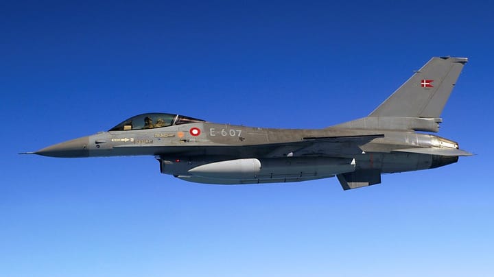 F-16 fly skal holdes på vingerne frem til 2027