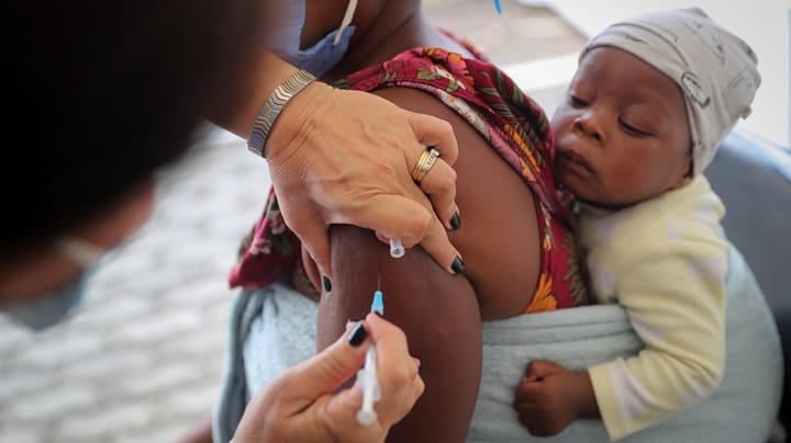 Aids-Fondet: Ulige fordeling af vacciner er ikke kun et etisk problem. Det kan også ramme os selv