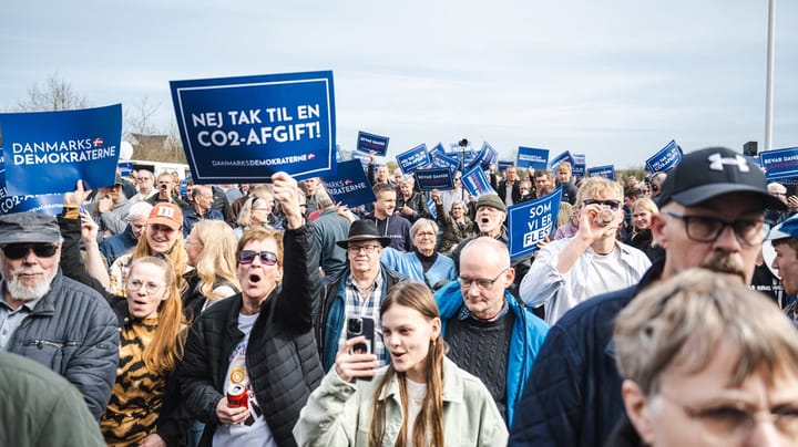 Det var ikke kun sympati for landbruget, der trak gæster til CO2-rally i Randers: "Det er jo også på grund af Inger. Vi kan lige så godt være ærlige"
