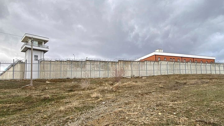 Kosovo vedtager omstridt fængselsaftale med Danmark